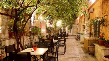 Lunch & coffee at the best cafe-restaurants in the museums of Athens